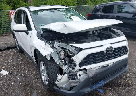 2019 Toyota Rav4 Xle z USA, uszkodzony, nr VIN 2T3W1RFV5KW019866